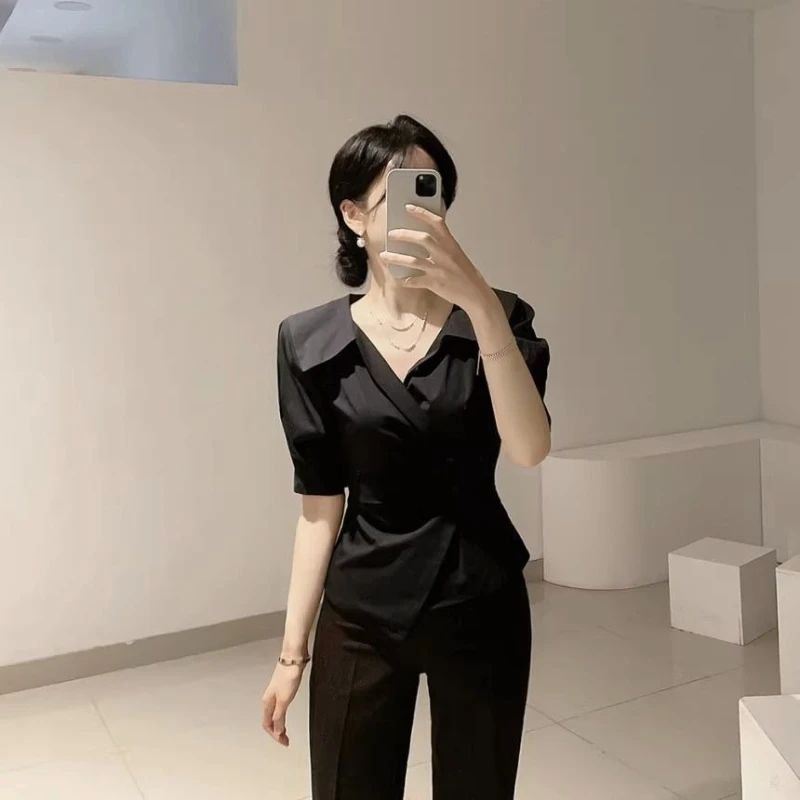 Женская летняя шифоновая блузка с пышными рукавами, отложным воротником, асимметричной застежкой, завязками на талии, подчеркивающая фигуру, однотонная, в корейском стиле
Женская летняя шифоновая блузка с пышными рукавами, отложным воротником, асимметричной застежкой, завязками на талии, подчеркивающая фигуру, однотонная, в корейском стиле