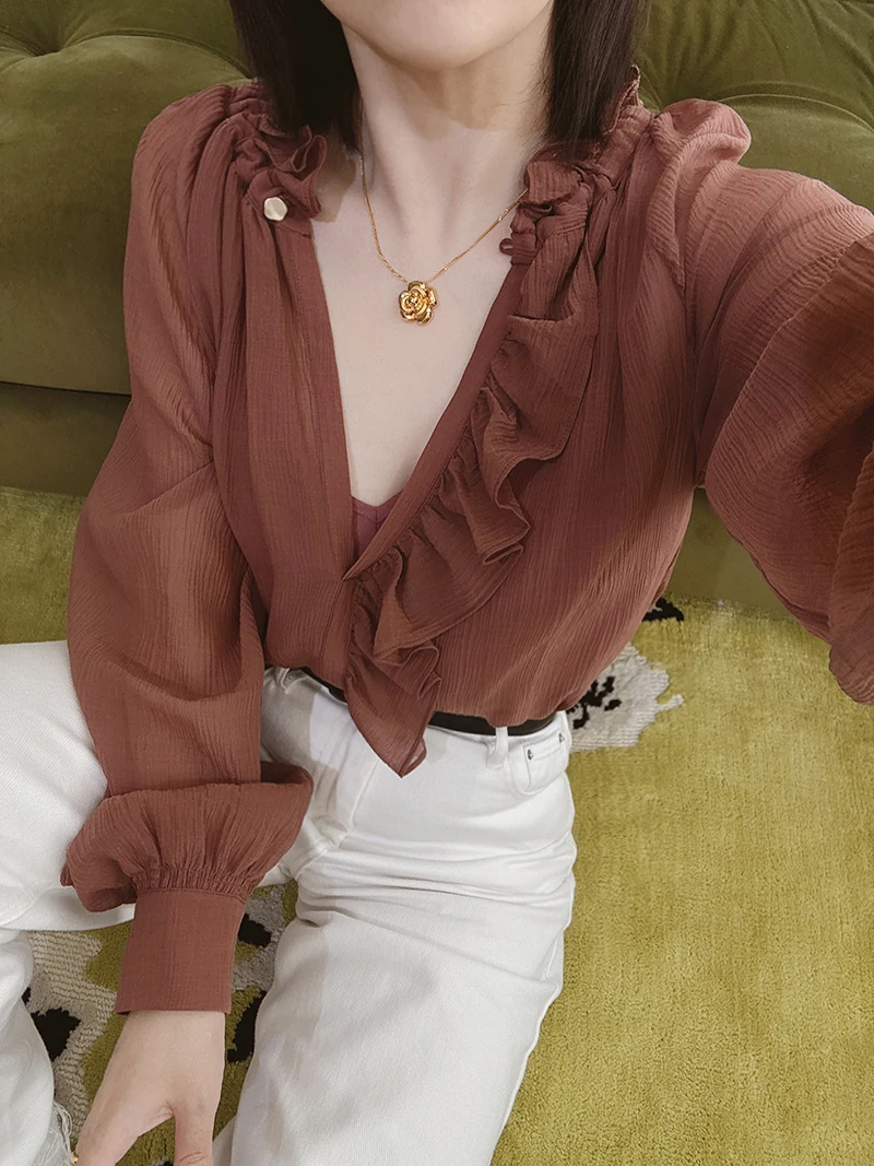 Ele Long Sve Silk irt Romantic Large V Ne Lightweight Dra True Silk Wood Bordered French Sle Loose Fit
Ele Long Sve Silk irt Romantic Large V Ne Lightweight Dra True Silk Wood Bordered French Sle Loose Fit