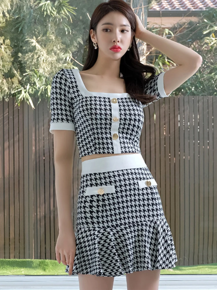 Sweet Cute 2 Pieces Outfits Elegant Women Vintage Short Crop Tops Single Breasted Shirt Blouse Thousand Bird Ruffles Skirt Sets
Sweet Cute 2 Pieces Outfits Elegant Women Vintage Short Crop Tops Single Breasted Shirt Blouse Thousand Bird Ruffles Skirt Sets