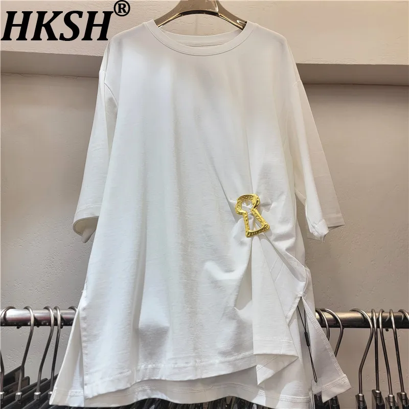 Женская футболка HKSH с круглым вырезом, короткими рукавами, декоративными металлическими пуговицами по бокам, плиссированная, повседневная, шикарная, новинка Весна-Лето 2026 HK19397
Женская футболка HKSH с круглым вырезом, короткими рукавами, декоративными металлическими пуговицами по бокам, плиссированная, повседневная, шикарная, новинка Весна-Лето 2026 HK19397