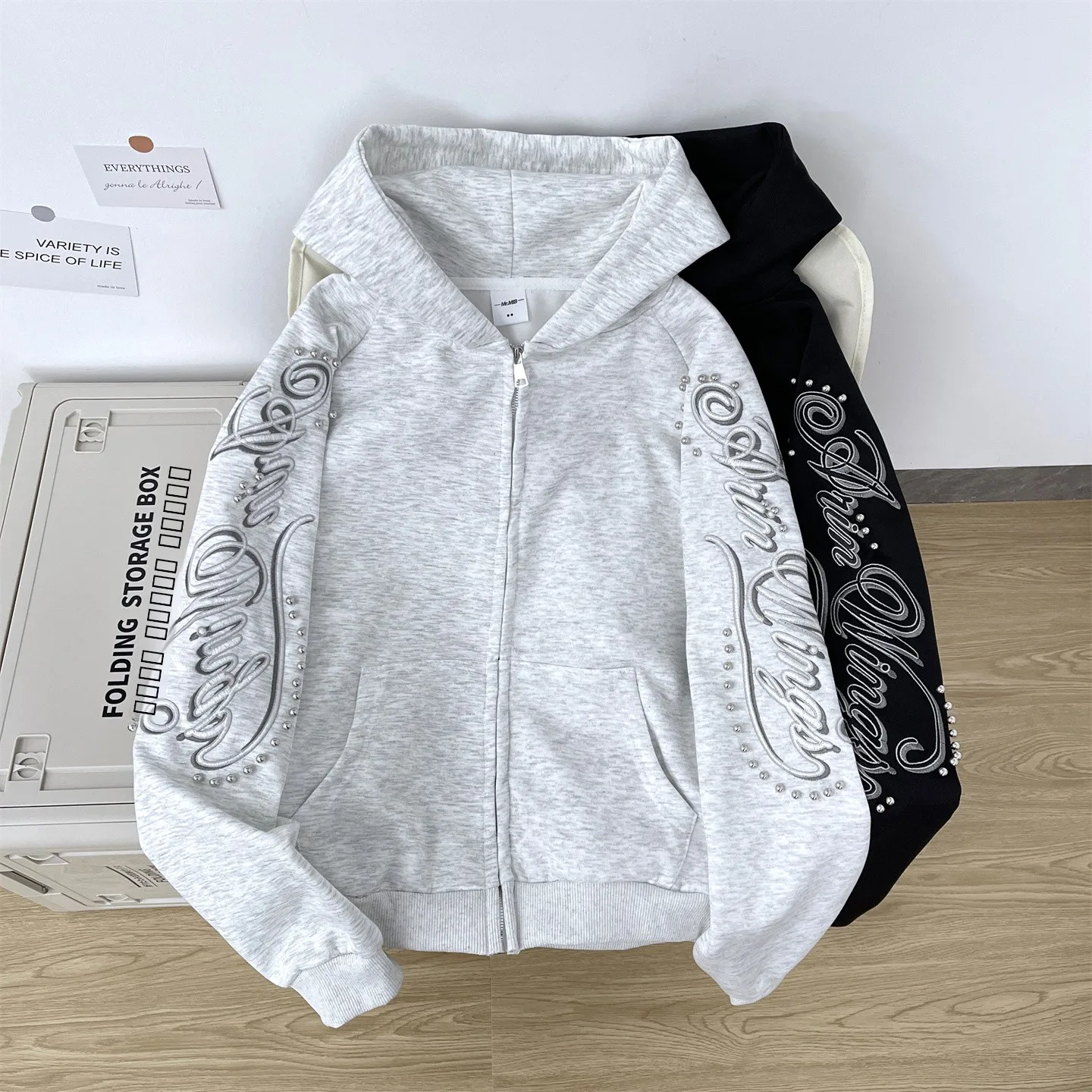 Gothic Style Embroidered Hoodie Men's Trendy Brand Casual Cool Couple Loose Fit Summer Zipper Sleeve Long Hooded Jacket
Gothic Style Embroidered Hoodie Men's Trendy Brand Casual Cool Couple Loose Fit Summer Zipper Sleeve Long Hooded Jacket
