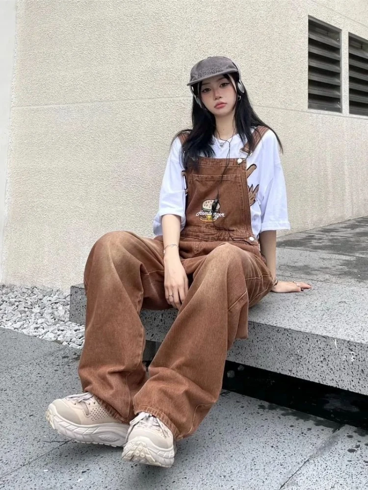2026 Women Denim Overall Jumpsuit Vintage Brown Loose Straight Leg Slim Fit with Hamburger Embroidery Casual Streetwear Trendy
2026 Women Denim Overall Jumpsuit Vintage Brown Loose Straight Leg Slim Fit with Hamburger Embroidery Casual Streetwear Trendy