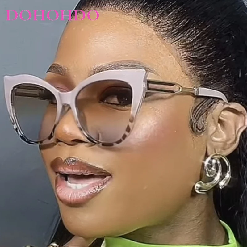 Fashion Luxury Design Cat Eye Hollow Out Metal Leg Women's Sunglasses Punk Design Brand Men Sunglass Travel Party Eyewear UV400
Fashion Luxury Design Cat Eye Hollow Out Metal Leg Women's Sunglasses Punk Design Brand Men Sunglass Travel Party Eyewear UV400