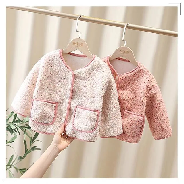 Autumn and Winter Girls' Clothing Jacket Baby Foreign Style Children's Fashionable Plush Thickened Sweet Wool Sweater
Autumn and Winter Girls' Clothing Jacket Baby Foreign Style Children's Fashionable Plush Thickened Sweet Wool Sweater