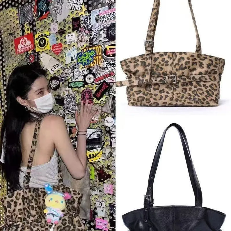 Hot Girl Leopard Print Fashion Stylish Tote Bag Women Large Capacity Designer Handbag Ladies Commuting Chic Hobo Canvas Bag Y2k
Hot Girl Leopard Print Fashion Stylish Tote Bag Women Large Capacity Designer Handbag Ladies Commuting Chic Hobo Canvas Bag Y2k