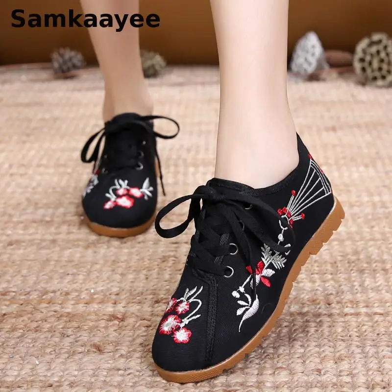 Женская обувь с вышивкой 35–40, весенне-осенняя обувь Zapatillas Mujer, тканевая обувь в старом Пекине, обувь на танкетке с толстой подошвой в китайском стиле Y29
Женская обувь с вышивкой 35–40, весенне-осенняя обувь Zapatillas Mujer, тканевая обувь в старом Пекине, обувь на танкетке с толстой подошвой в китайском стиле Y29