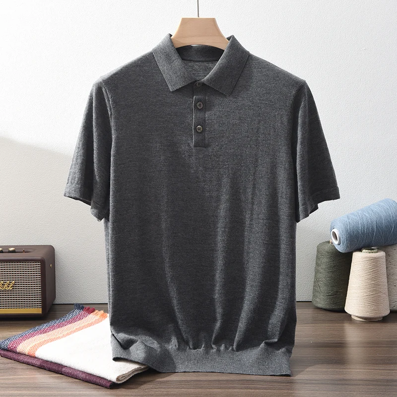 Высококачественная мужская футболка из 100% чистого кашемира, повседневная, однотонная, вязаная, с коротким рукавом, с воротником-поло, базовая модель.
Высококачественная мужская футболка из 100% чистого кашемира, повседневная, однотонная, вязаная, с коротким рукавом, с воротником-поло, базовая модель.