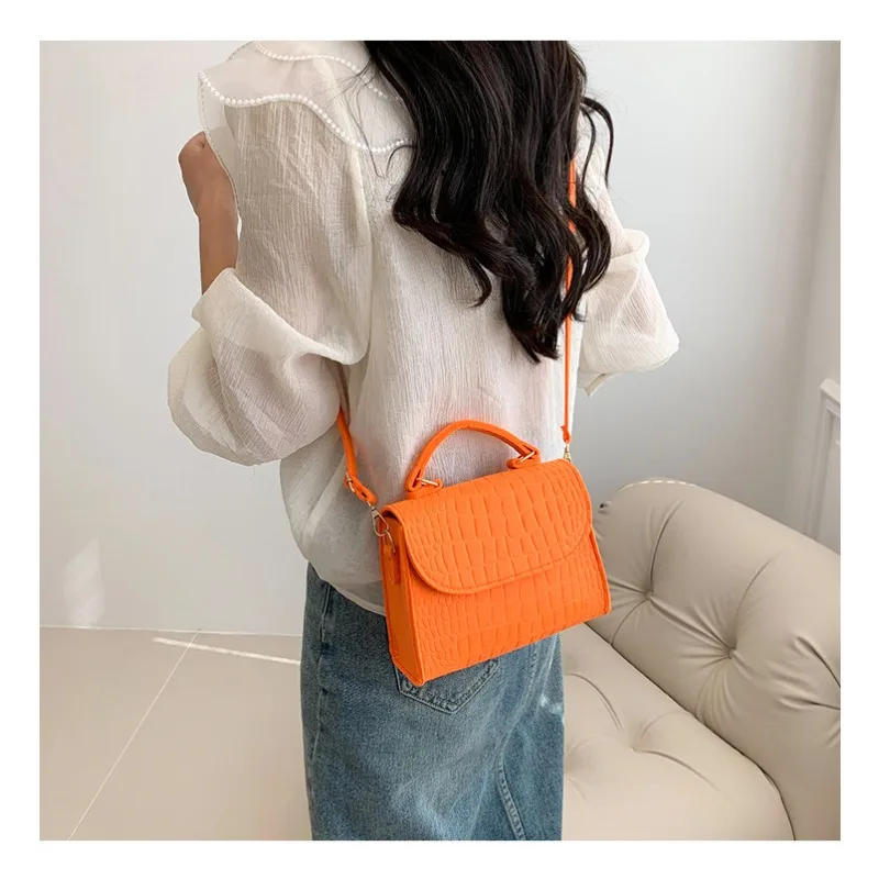 Fashion Handheld Small Square Shoulder Bag for Women New Trendy Korean Pattern Shoulder Bag Simplified Felt Small Crossbody Bag
Fashion Handheld Small Square Shoulder Bag for Women New Trendy Korean Pattern Shoulder Bag Simplified Felt Small Crossbody Bag