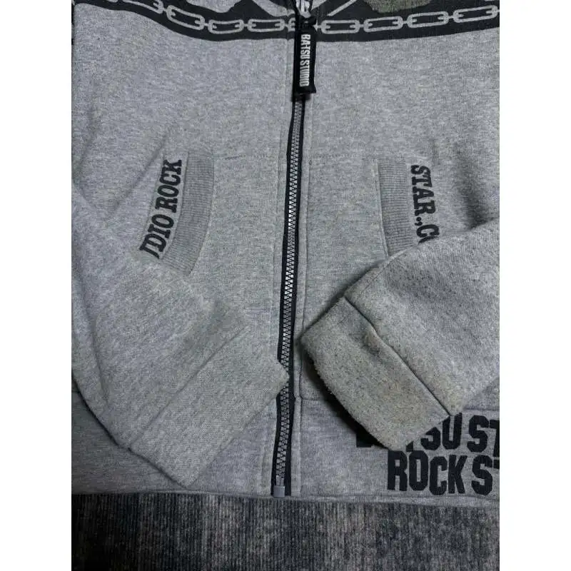 Женская острая серая толстовка с черепом, куртка Y2K с принтом цепочки в стиле панк-рок, готическая уличная одежда, повседневная толстовка с капюшоном на молнии
Женская острая серая толстовка с черепом, куртка Y2K с принтом цепочки в стиле панк-рок, готическая уличная одежда, повседневная толстовка с капюшоном на молнии