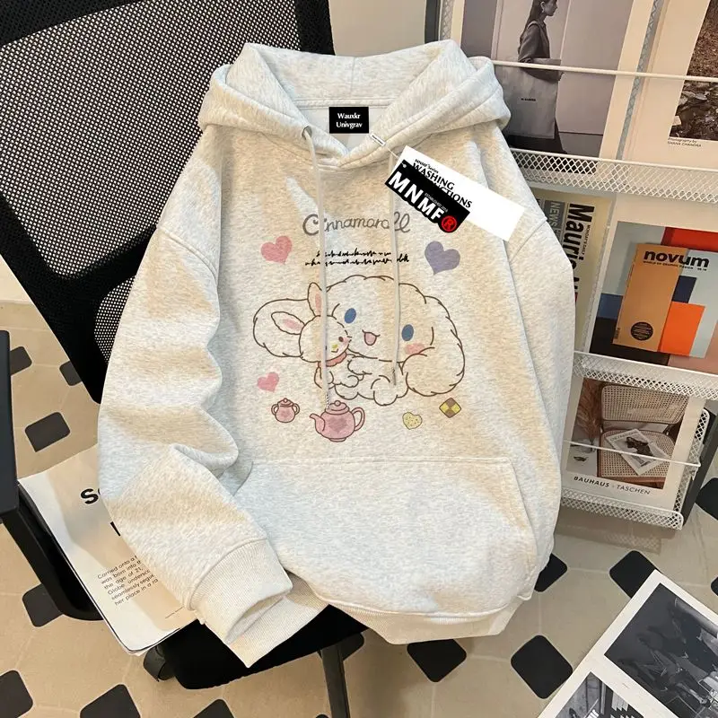 Женская толстовка с капюшоном Sanrio Cinnamoroll, новый пуловер на флисовой подкладке, весенне-осенний, зимний, повседневный, модный, универсальный, теплый топ
Женская толстовка с капюшоном Sanrio Cinnamoroll, новый пуловер на флисовой подкладке, весенне-осенний, зимний, повседневный, модный, универсальный, теплый топ