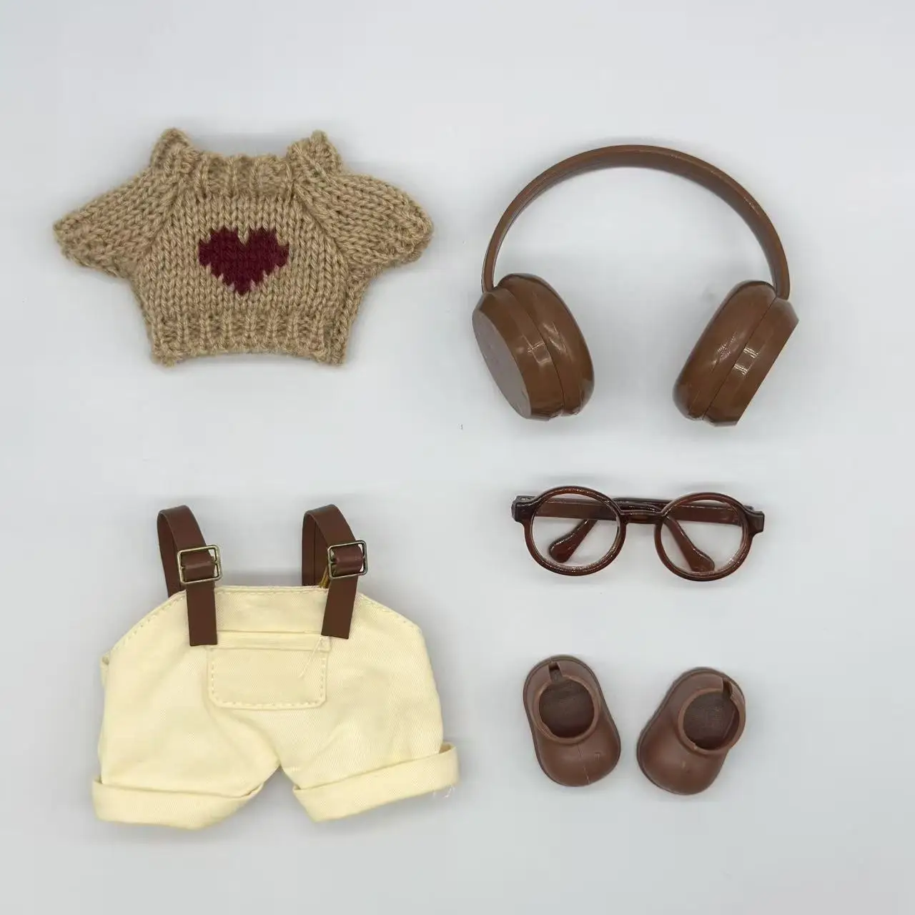 Аксессуары для кукол Labubu 15-17 см, одежда с этикеткой в виде медведя, шляпа, свитер с любовью, милые украшения, маленькая одежда, коллекционные игрушки
Аксессуары для кукол Labubu 15-17 см, одежда с этикеткой в виде медведя, шляпа, свитер с любовью, милые украшения, маленькая одежда, коллекционные игрушки