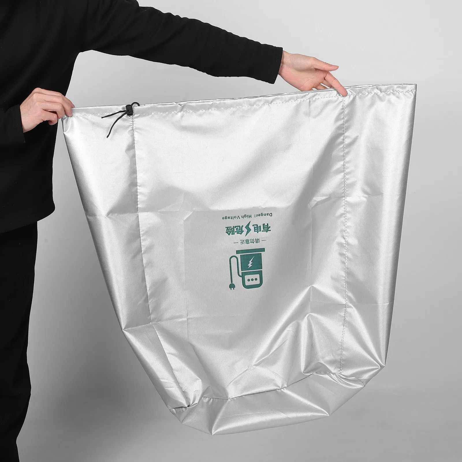 Waterproof Electric Vehicle Charger Rain Cover Dustproof Thickened Material Portable Outdoor Ev Charger Protection
Waterproof Electric Vehicle Charger Rain Cover Dustproof Thickened Material Portable Outdoor Ev Charger Protection