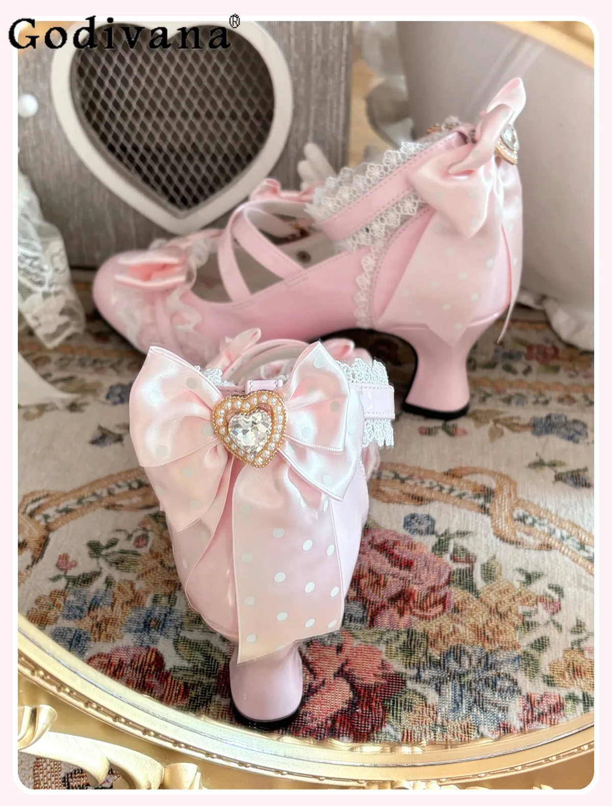 Sweet and Elegant Japanese Original Lolita Women's High Heels Cute Bow Doll Feeling Versatile Pointed Mary Jane Lo Shoes
Sweet and Elegant Japanese Original Lolita Women's High Heels Cute Bow Doll Feeling Versatile Pointed Mary Jane Lo Shoes
