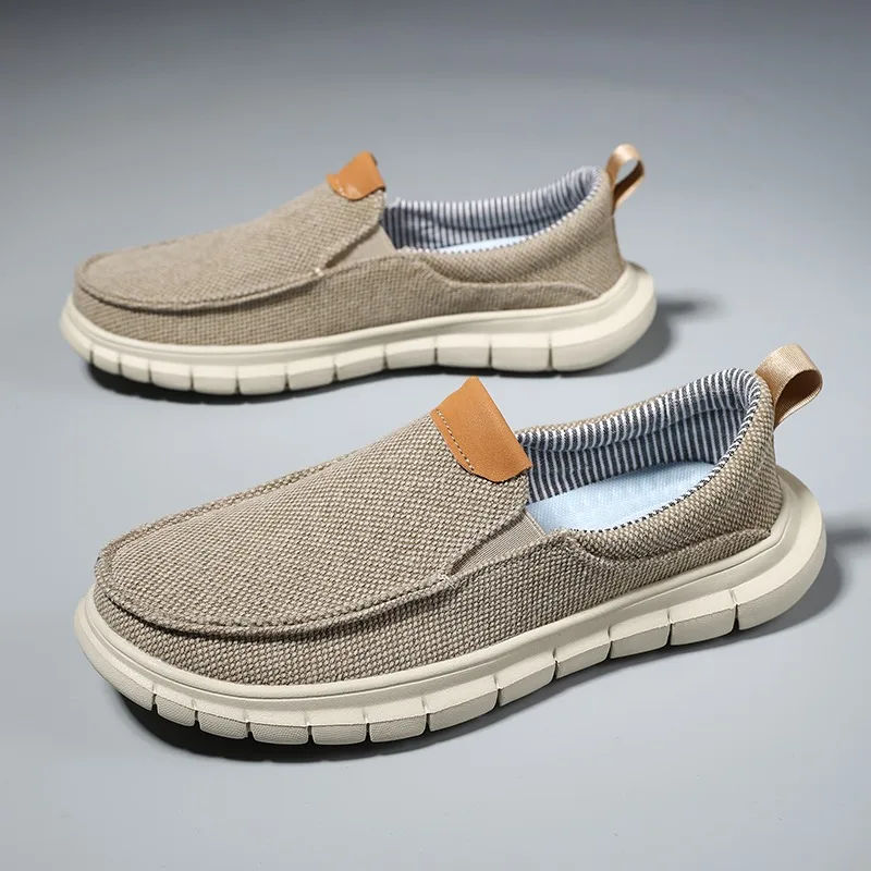 Новые сезонные мужские кроссовки больших размеров, дышащая легкая повседневная обувь без шнуровки, дышащая и крутая, противоскользящая и износостойкая
Новые сезонные мужские кроссовки больших размеров, дышащая легкая повседневная обувь без шнуровки, дышащая и крутая, противоскользящая и износостойкая