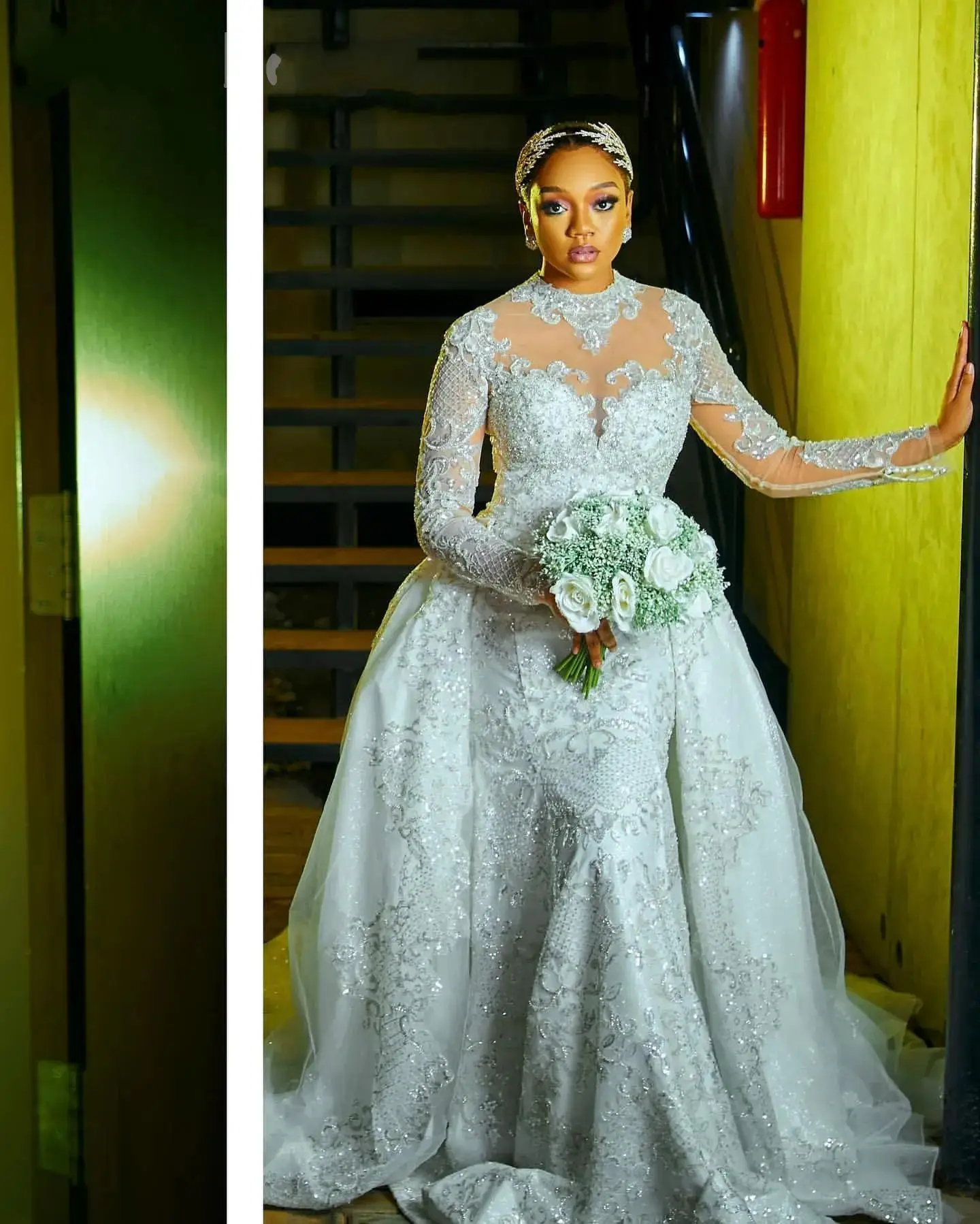 Customized High Collar Shinny Appliques Sequins Arabic Mermaid Wedding Dress Vestido Long Sleeves Detachable Train Bridal Gown
Customized High Collar Shinny Appliques Sequins Arabic Mermaid Wedding Dress Vestido Long Sleeves Detachable Train Bridal Gown