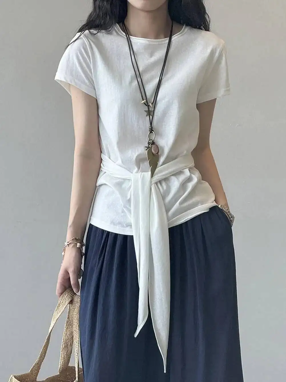 Women Gray Irregular Lace-up Waist Thin T-shirt New Round Neck Short Sleeve Fit Fashion Tide Spring Summer
Women Gray Irregular Lace-up Waist Thin T-shirt New Round Neck Short Sleeve Fit Fashion Tide Spring Summer