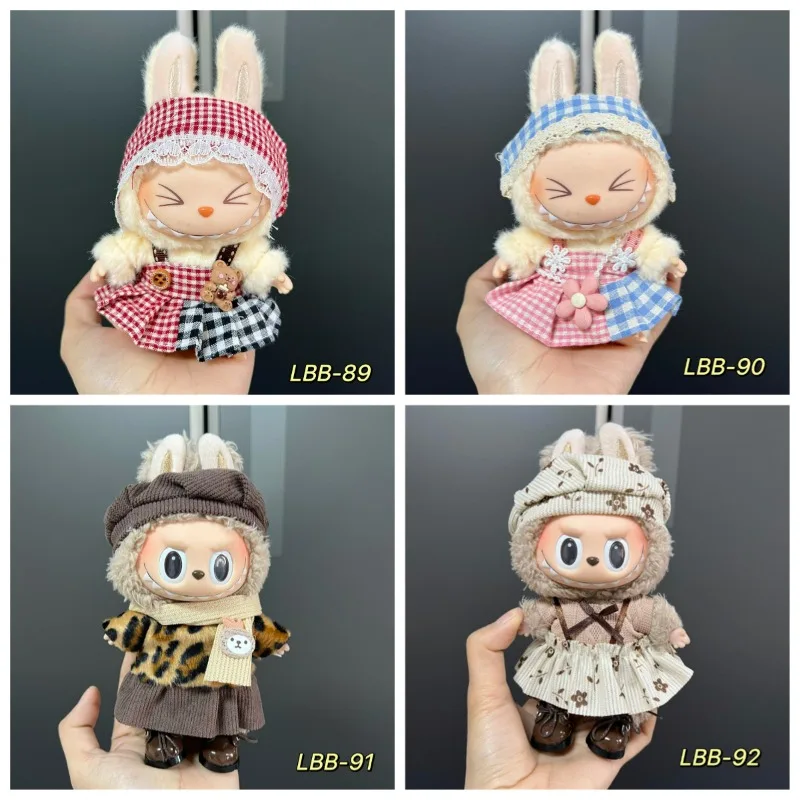 Пасторальный сладкий комплект: красный клетчатый платок с нежными кружевными краями в сочетании с милым платьем и поясом-бабочкой.
Пасторальный сладкий комплект: красный клетчатый платок с нежными кружевными краями в сочетании с милым платьем и поясом-бабочкой.