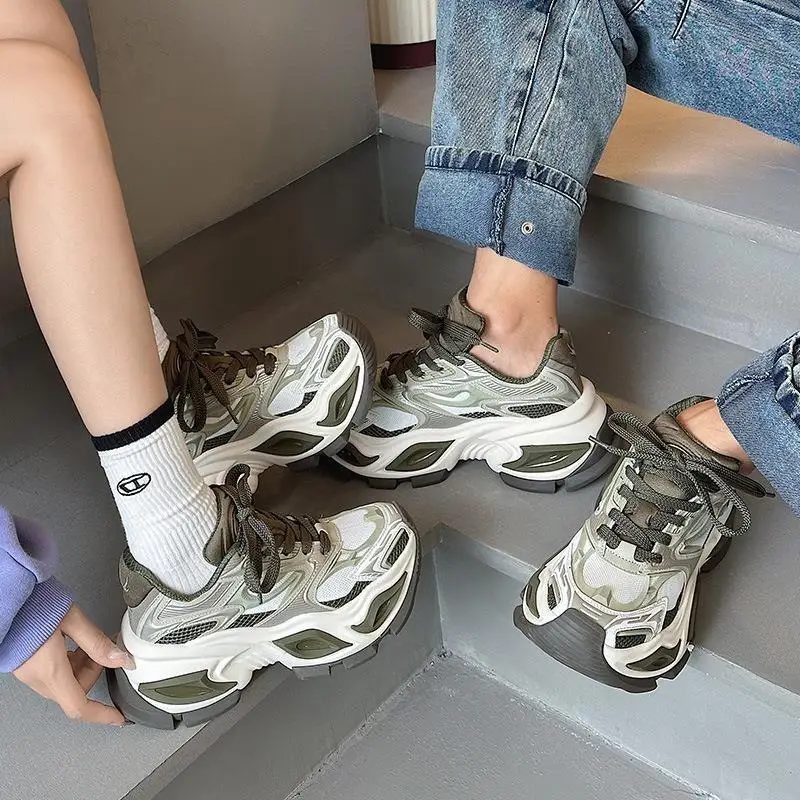 Couple's Style Eye Dad Shoes Thick Bottom Sports Sneakers Genuine Leather Spring Season Trendy Flat Heel Casual Shoes
Couple's Style Eye Dad Shoes Thick Bottom Sports Sneakers Genuine Leather Spring Season Trendy Flat Heel Casual Shoes
