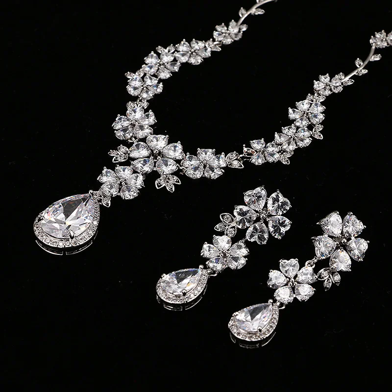 Fashion Flower Water Drop Inlaid CZ Bridal Jewelry Set, Zircon Necklace Earrings for Wedding Gown Formal Outfit Matching
Fashion Flower Water Drop Inlaid CZ Bridal Jewelry Set, Zircon Necklace Earrings for Wedding Gown Formal Outfit Matching