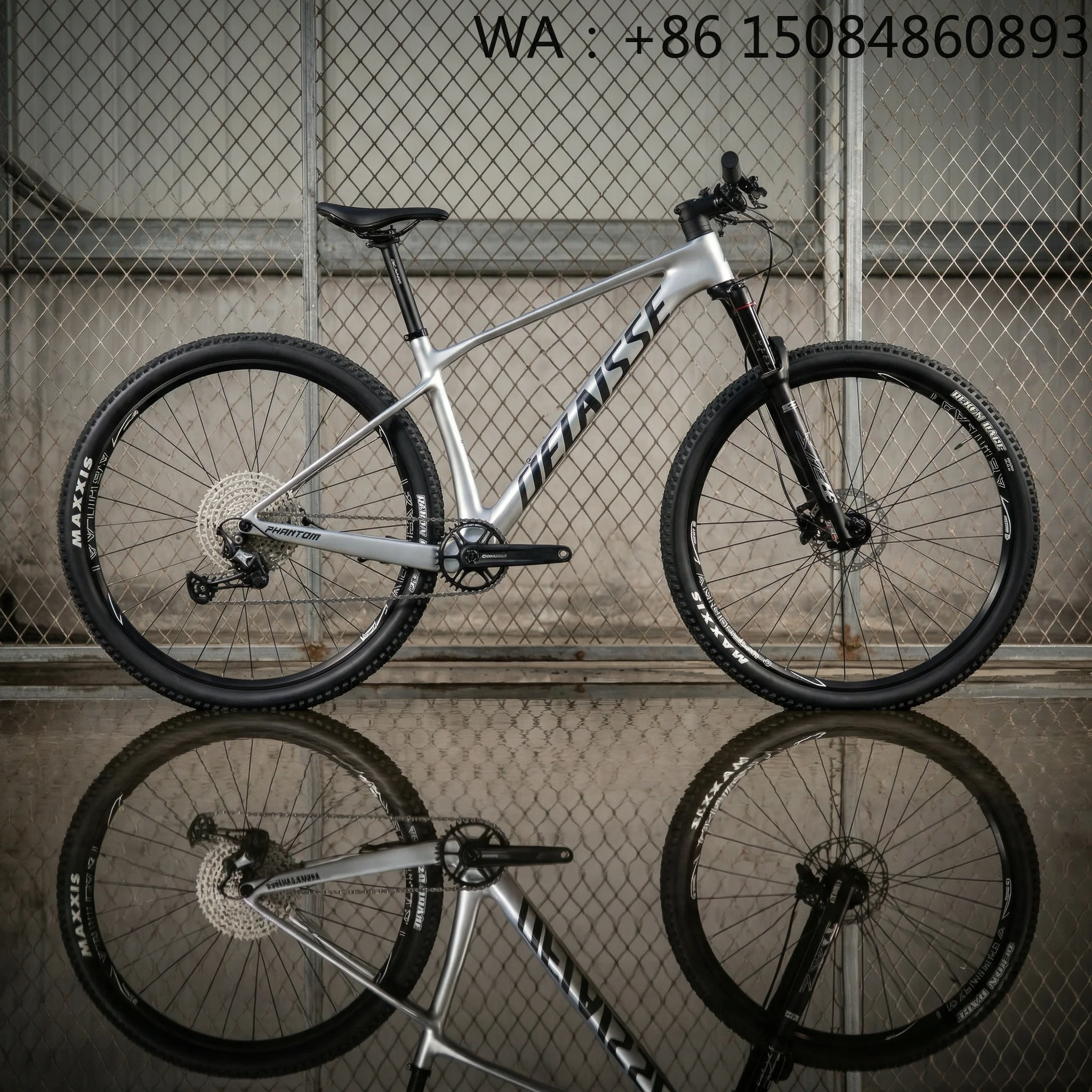 29er XC Trail MTB, Carbon Fiber Material, Suspension Fork Equipped, Lightweight Frame for Outdoor Trail Cycling
29er XC Trail MTB, Carbon Fiber Material, Suspension Fork Equipped, Lightweight Frame for Outdoor Trail Cycling