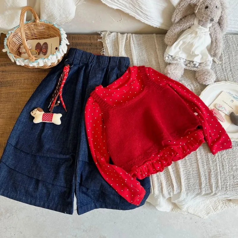 Girls' Set Autumn New Children's Korean Edition Sweater Vest Stacked Top Children's Western Style Pendant Jeans
Girls' Set Autumn New Children's Korean Edition Sweater Vest Stacked Top Children's Western Style Pendant Jeans