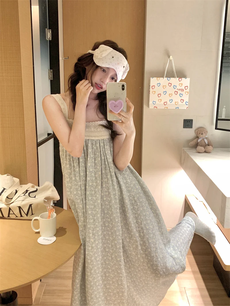 Sweet Style Blue Floral Vest Dress Women's Summer Loose Casual Sleepwear Comfortable Home Clothes Youth Fashion Long Dress
Sweet Style Blue Floral Vest Dress Women's Summer Loose Casual Sleepwear Comfortable Home Clothes Youth Fashion Long Dress