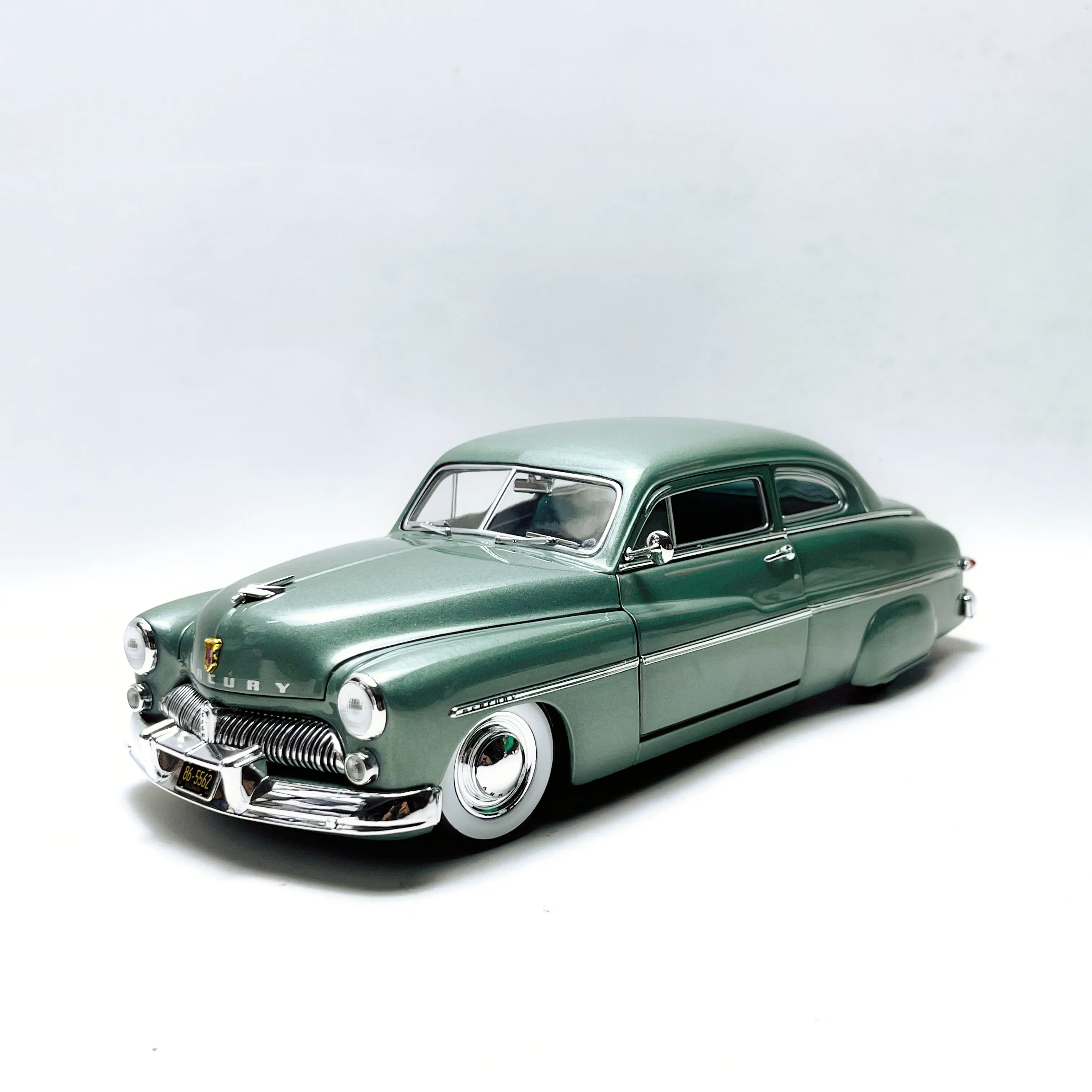Bulk Cargo Diecast ERTL Antu 1/18 Scale Mercury Alloy Car Model
Bulk Cargo Diecast ERTL Antu 1/18 Scale Mercury Alloy Car Model