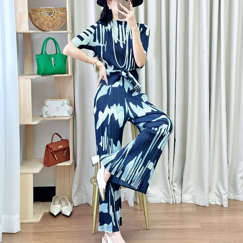 Miyake Style Pleated Pants Suit for Women 2025 New Round Neck Short-sleeved Top + Straight Casual Pants Printed Two-piece Set
Miyake Style Pleated Pants Suit for Women 2025 New Round Neck Short-sleeved Top + Straight Casual Pants Printed Two-piece Set