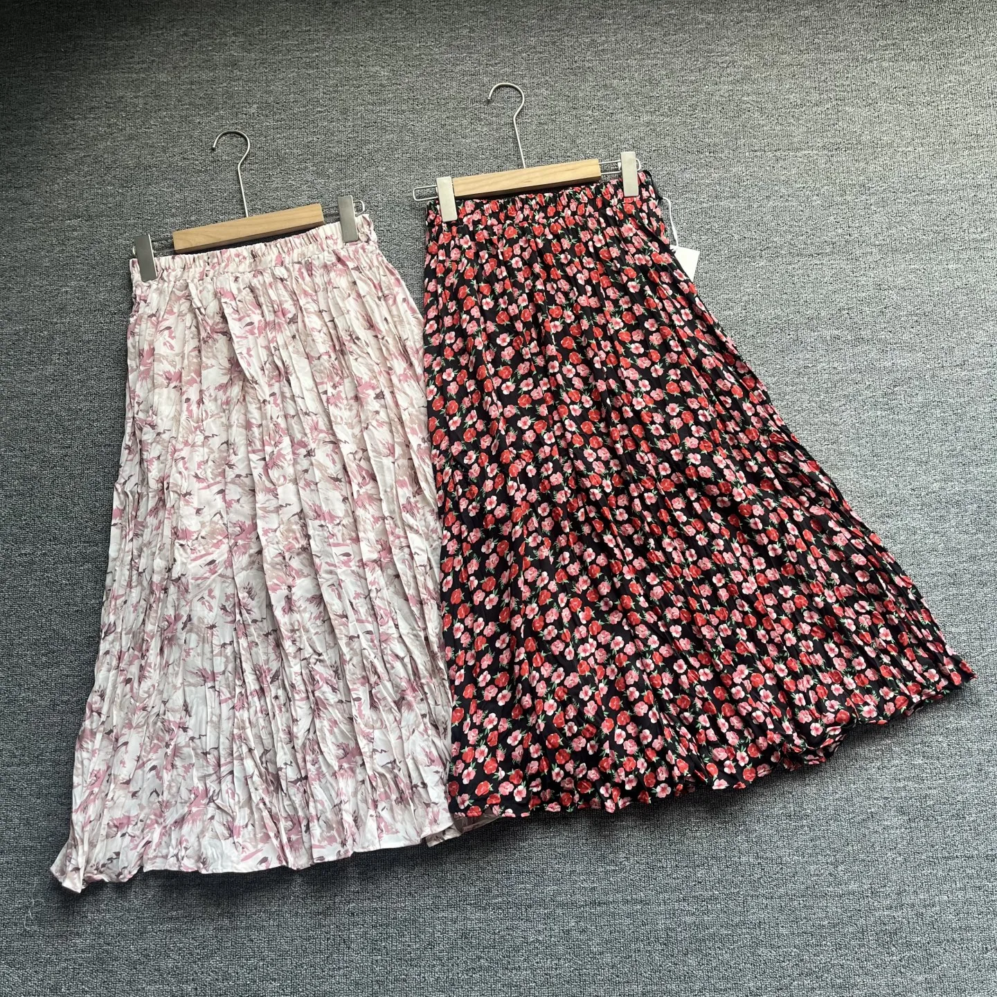 High Waist Floral Print Half Skirt Women's Premium Quality Midi Gored Skirt Slimming A-Line Skirt Summer Season Fashion
High Waist Floral Print Half Skirt Women's Premium Quality Midi Gored Skirt Slimming A-Line Skirt Summer Season Fashion