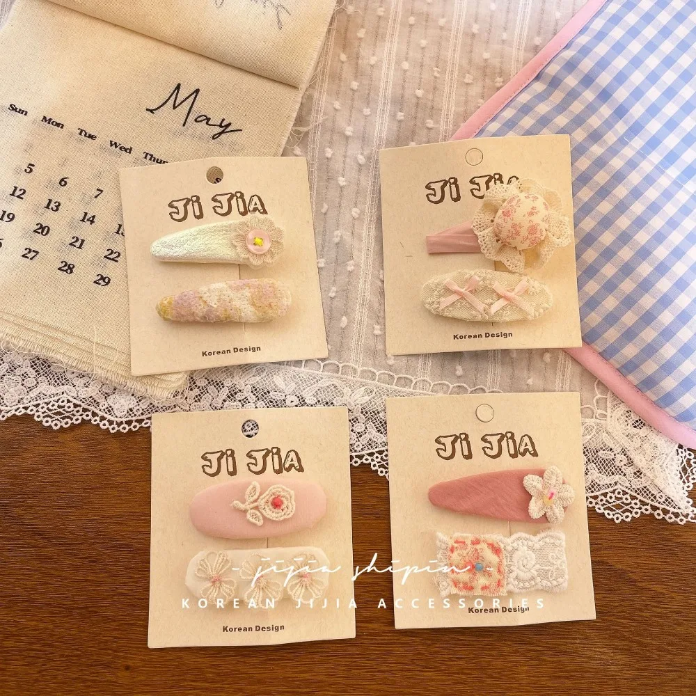 1 Pair Korean Pink Lace Mesh Bow Hair Clips Vintage Style Fabric Barrettes Side Bangs Clip for Girls Hair Pin Accessories
1 Pair Korean Pink Lace Mesh Bow Hair Clips Vintage Style Fabric Barrettes Side Bangs Clip for Girls Hair Pin Accessories
