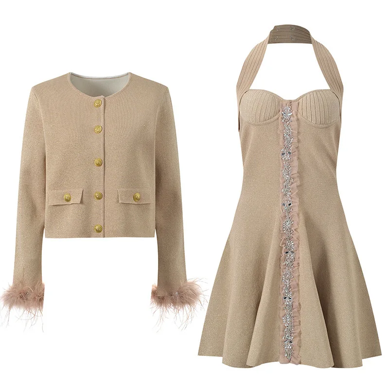 Элегантный весенний новый топ с золотыми пуговицами и перьевыми вставками, с бретельками, для женщин, для повседневной носки, короткое пальто
Элегантный весенний новый топ с золотыми пуговицами и перьевыми вставками, с бретельками, для женщин, для повседневной носки, короткое пальто