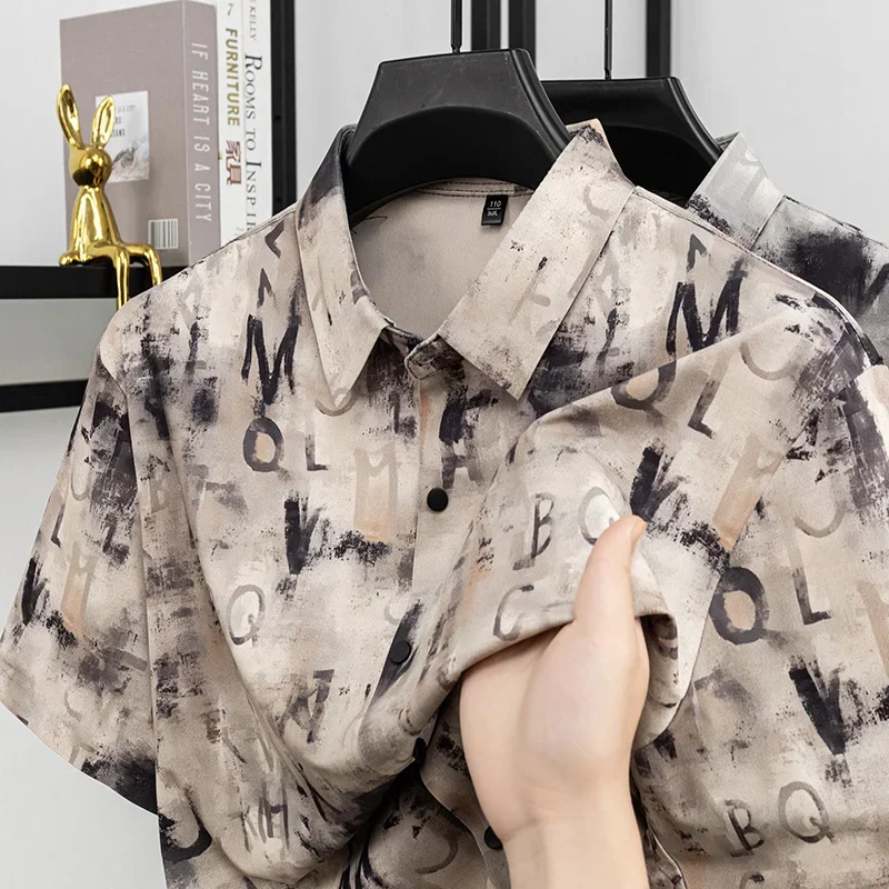 Mens Graffiti Letter Print Short Sleeve Shirt Casual Business Button Down Collar Breathable Fabric For Daily Office Use
Mens Graffiti Letter Print Short Sleeve Shirt Casual Business Button Down Collar Breathable Fabric For Daily Office Use