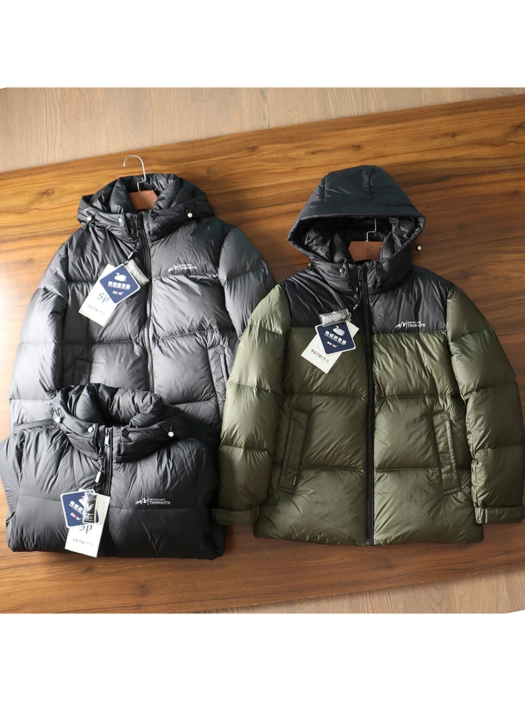 Мужская утепленная зимняя куртка-пуховик с капюшоном, повседневное пуховое пальто с высоким содержанием пуха (90% белый пух), модный брендовый дизайн.
Мужская утепленная зимняя куртка-пуховик с капюшоном, повседневное пуховое пальто с высоким содержанием пуха (90% белый пух), модный брендовый дизайн.