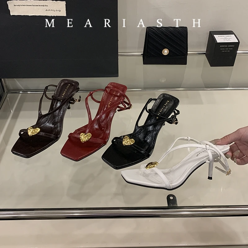 Luxury Square Toe Ankle Strap Buckle Heeled Sandals Women Sexy Peep Toe Narrow Strap High Heels Metal Decoration Designer Shoes
Luxury Square Toe Ankle Strap Buckle Heeled Sandals Women Sexy Peep Toe Narrow Strap High Heels Metal Decoration Designer Shoes