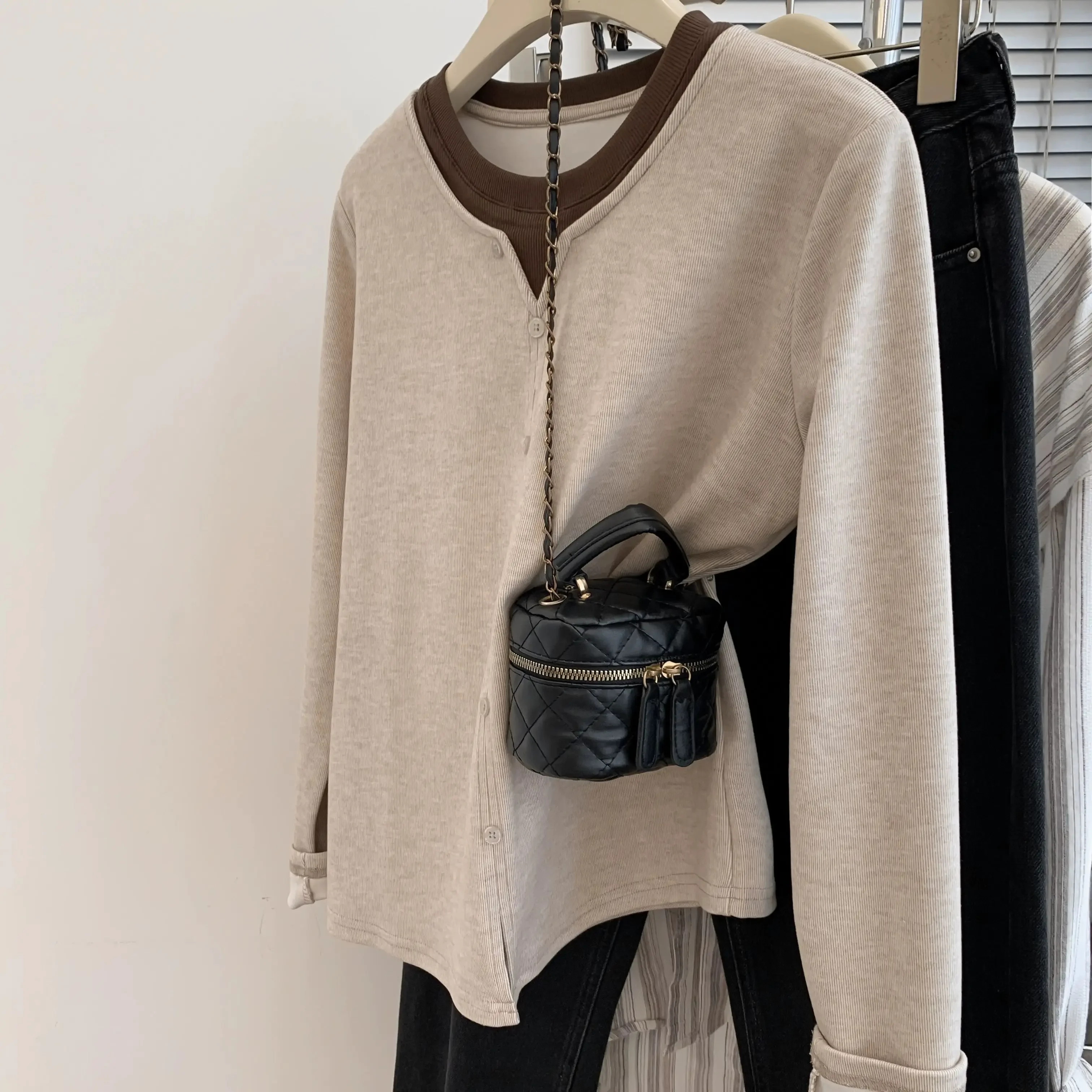 Two-Piece Long Sleeve T-Shirt Women Spring New Edition Unique Versatile Shoulder-Line Top XQ237
Two-Piece Long Sleeve T-Shirt Women Spring New Edition Unique Versatile Shoulder-Line Top XQ237