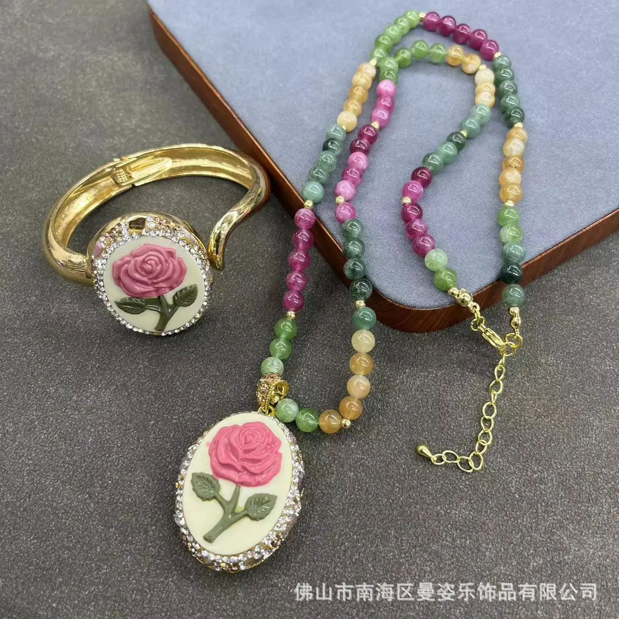 DIY accessories Natural Tourmaline Chain Bracelet Set Handmade Shell Flower Pendant Live Bracelet French Personalized Jewelry Co
DIY accessories Natural Tourmaline Chain Bracelet Set Handmade Shell Flower Pendant Live Bracelet French Personalized Jewelry Co