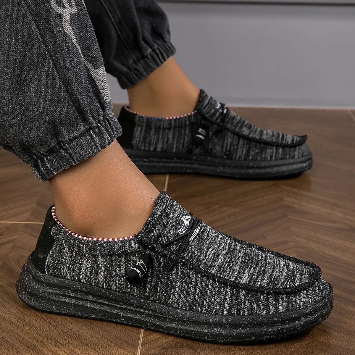 Men's Outdoor Casual Loafers Soft Bottom Lightweight Comfortable Driving Shoes for All Seasons Daily Wear And Morning Runs
Men's Outdoor Casual Loafers Soft Bottom Lightweight Comfortable Driving Shoes for All Seasons Daily Wear And Morning Runs