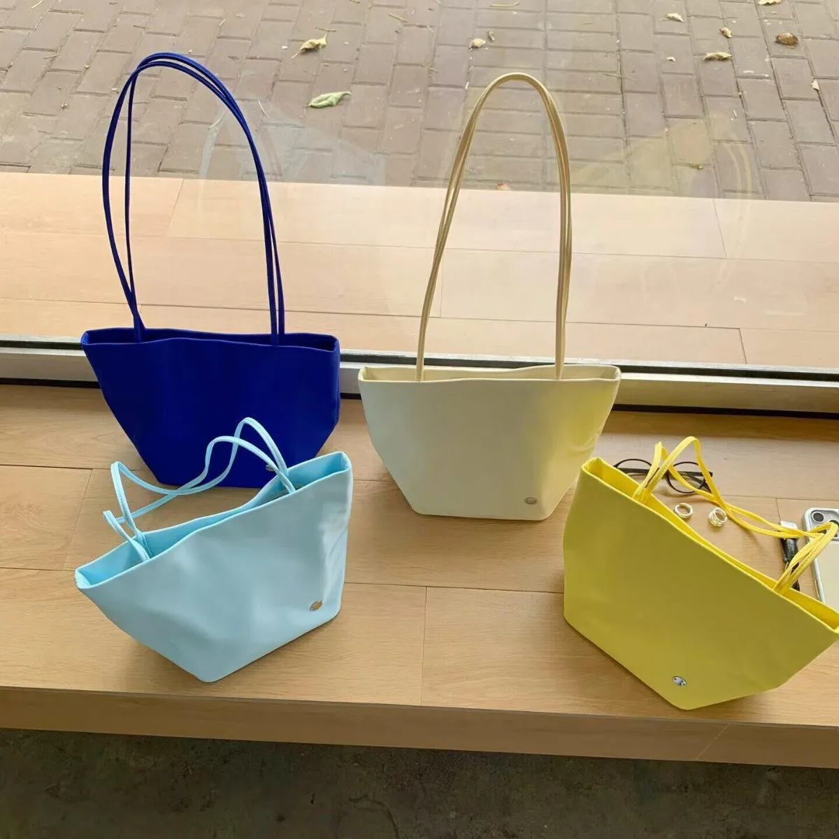 Candy Color Nylon Bucket Bag Casual Soft Light Shoulder Bags for Women Designer Bag NEW Shopper Tote Purses and Handbags Chic
Candy Color Nylon Bucket Bag Casual Soft Light Shoulder Bags for Women Designer Bag NEW Shopper Tote Purses and Handbags Chic