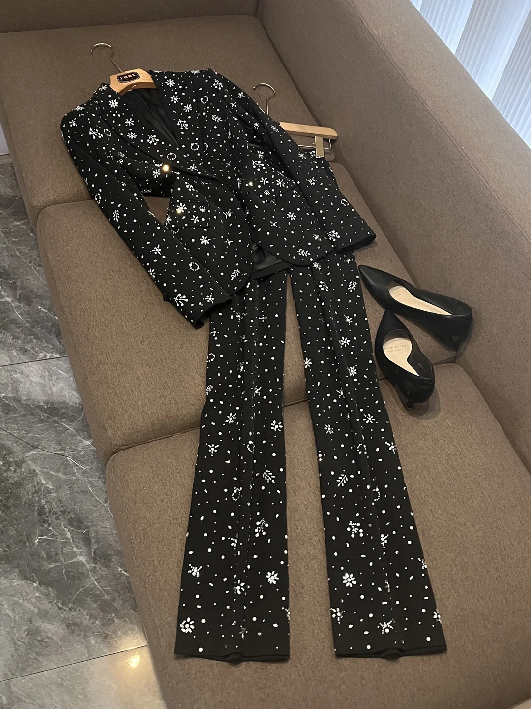 Super Heavyweight Blingbling Long Suit Jaet Wide Leg Pants Set X230 Glittering Par Wear Women's Faion Winter Collection
Super Heavyweight Blingbling Long Suit Jaet Wide Leg Pants Set X230 Glittering Par Wear Women's Faion Winter Collection
