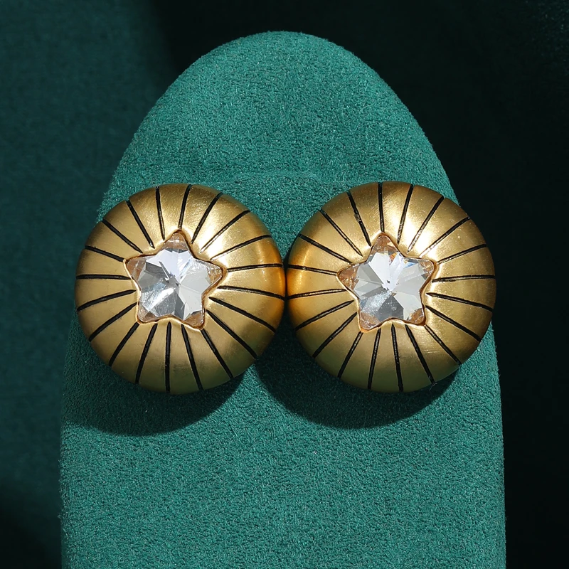 Vintage Large Gold Color Star Earrings Stud Round Enamel Shine Luxury Quality Jewelry Accessories Designer Valentine Day Gift
Vintage Large Gold Color Star Earrings Stud Round Enamel Shine Luxury Quality Jewelry Accessories Designer Valentine Day Gift