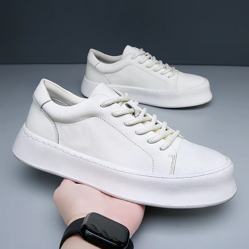 Новые весенние мужские туфли из коровьей кожи, повседневные туфли на платформе, модные белые кеды на плоской подошве, молодежные стильные кроссовки
Новые весенние мужские туфли из коровьей кожи, повседневные туфли на платформе, модные белые кеды на плоской подошве, молодежные стильные кроссовки