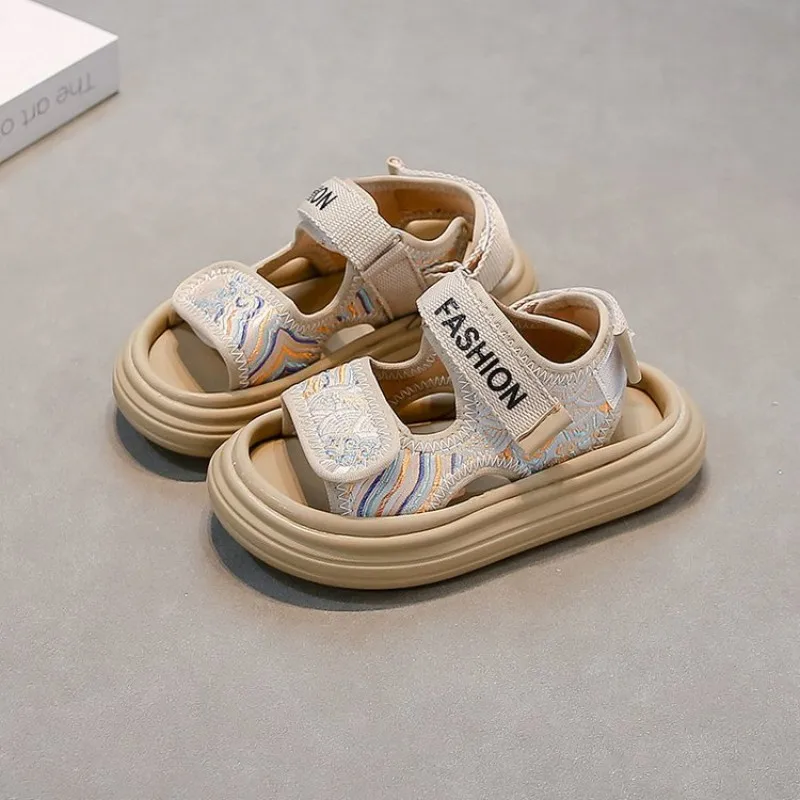 Popular fashion sandals for boys and girls in 2026 summer. Beach shoes. Anti-slip and water-resistant. Artificial leather print.
Popular fashion sandals for boys and girls in 2026 summer. Beach shoes. Anti-slip and water-resistant. Artificial leather print.