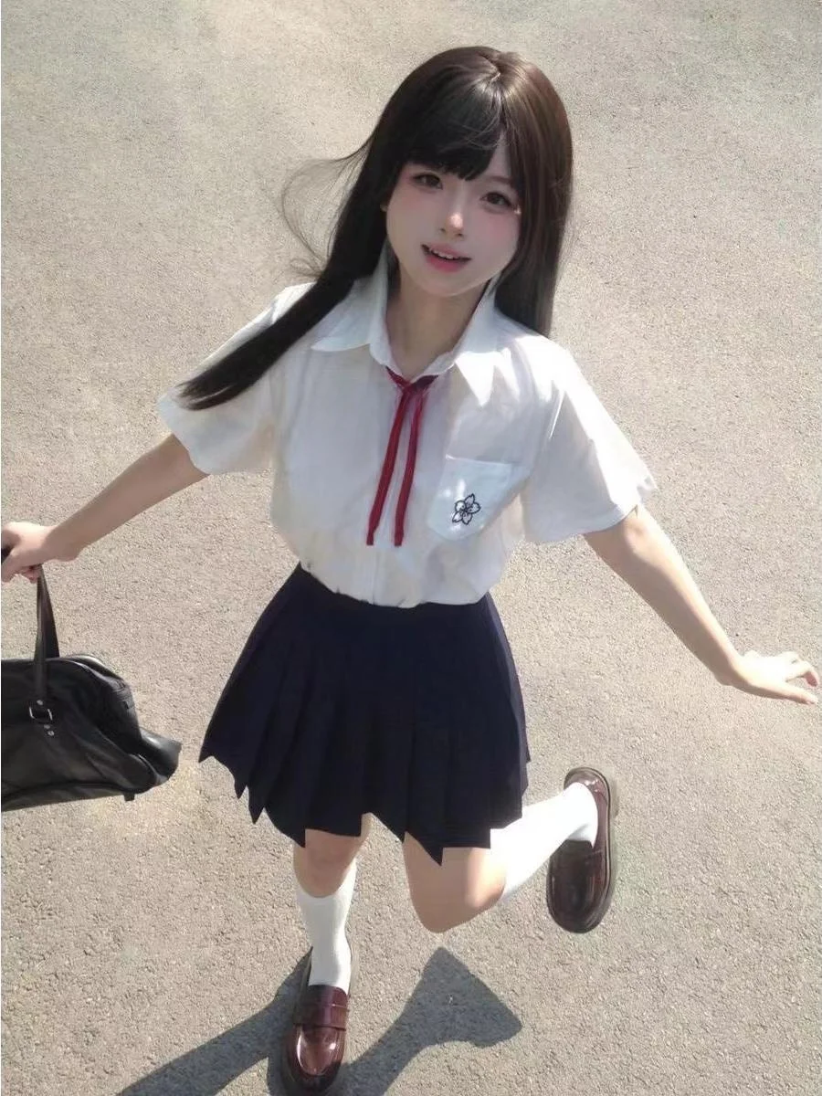 Loose JK orm Set ort Sve Collar Four Piece Set for Fem Students with Pleated Skirt And School Supply Feel
Loose JK orm Set ort Sve Collar Four Piece Set for Fem Students with Pleated Skirt And School Supply Feel