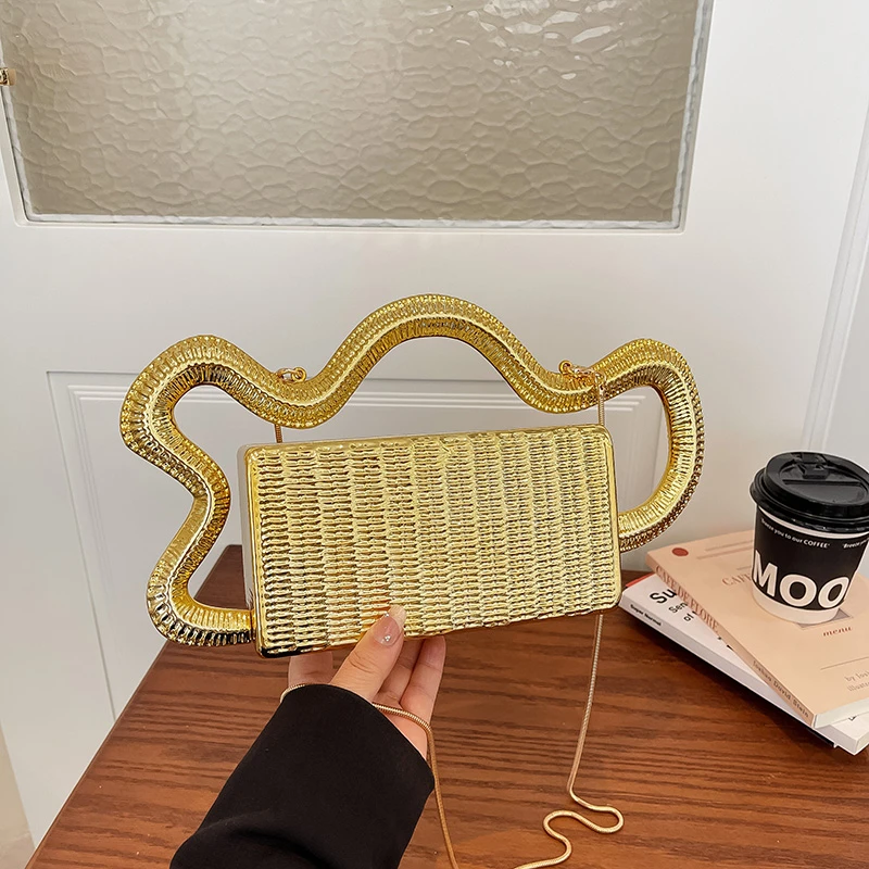 Unique Wavy Cloud Handle Gold Metal Box Handbag Women Textured Weave Evening Clutch Wedding Party Shoulder Bag
Unique Wavy Cloud Handle Gold Metal Box Handbag Women Textured Weave Evening Clutch Wedding Party Shoulder Bag