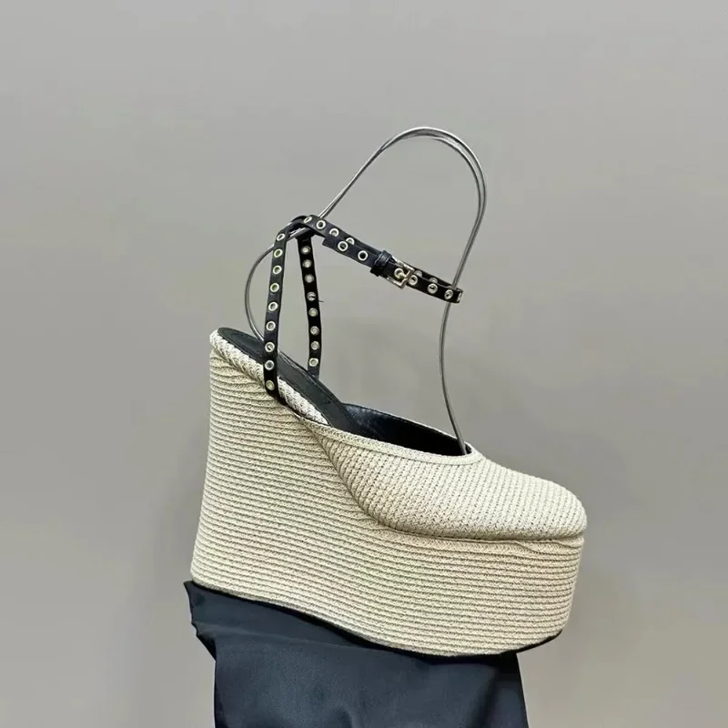 European and American Retro Woven Wedge Heel Thick Soled Toe Back Hollow Sandals for Women with Buckle Straps and Banquet Shoes
European and American Retro Woven Wedge Heel Thick Soled Toe Back Hollow Sandals for Women with Buckle Straps and Banquet Shoes