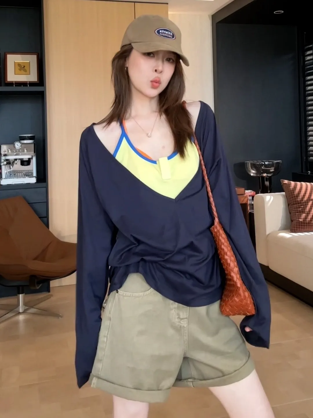 Casual Loose Women's Set Spring Summer Inner Wear Neck Hanging Strap Top Sun Protection Cover up Two Piece Set High Waist Shorts
Casual Loose Women's Set Spring Summer Inner Wear Neck Hanging Strap Top Sun Protection Cover up Two Piece Set High Waist Shorts