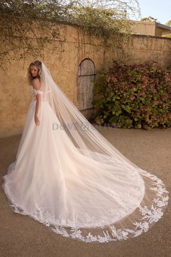 3 м свадебная фата с кружевным краем, один слой с расческой, фата невесты, мягкий тюль, свадебные аксессуары для волос, женский головной убор
3 м свадебная фата с кружевным краем, один слой с расческой, фата невесты, мягкий тюль, свадебные аксессуары для волос, женский головной убор