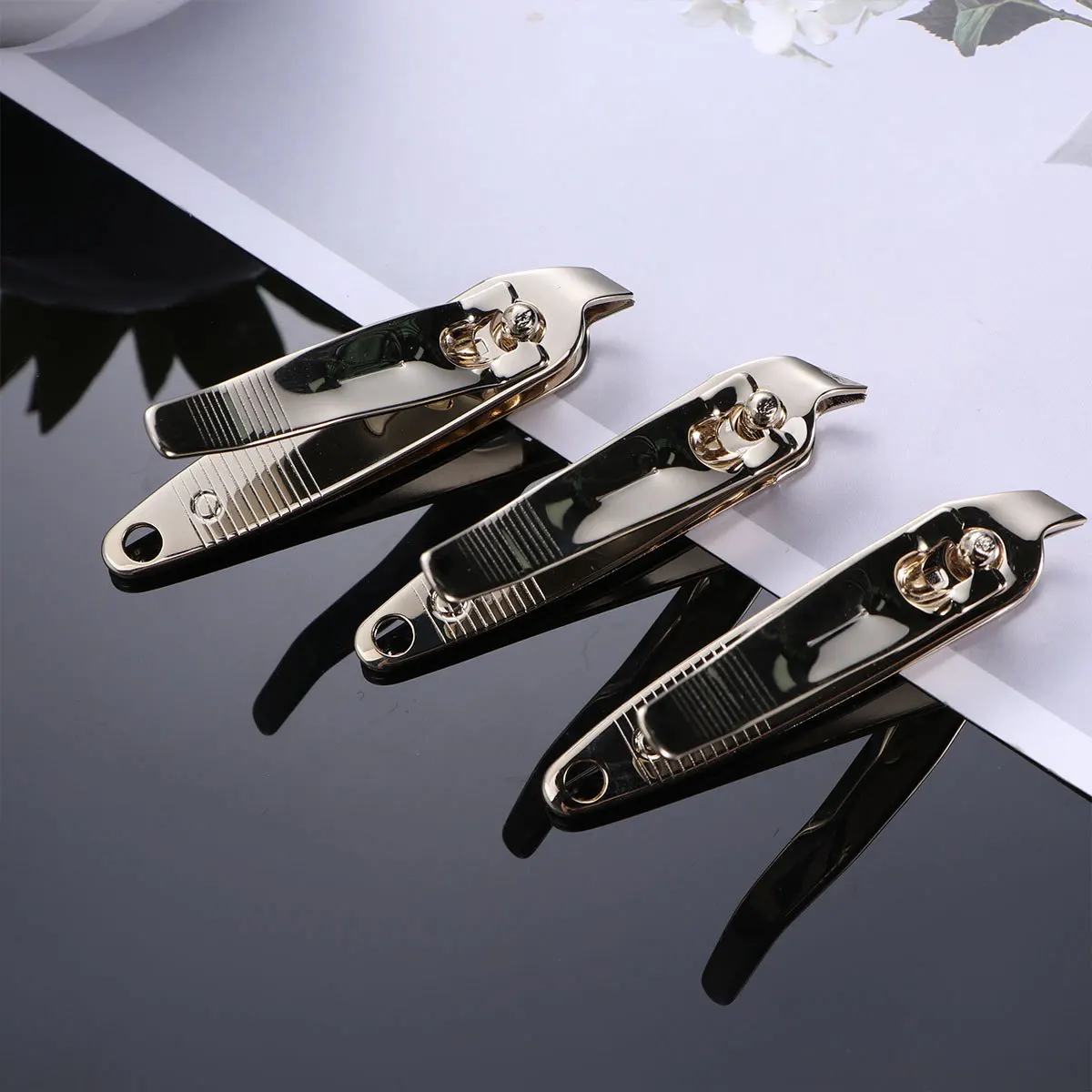 3pcs Gold Coated Carbon Steel Bevel Edge Clippers For Cuticle Trimming Smooth Nail Shaping Durable Manicure Tool Set Nail
3pcs Gold Coated Carbon Steel Bevel Edge Clippers For Cuticle Trimming Smooth Nail Shaping Durable Manicure Tool Set Nail