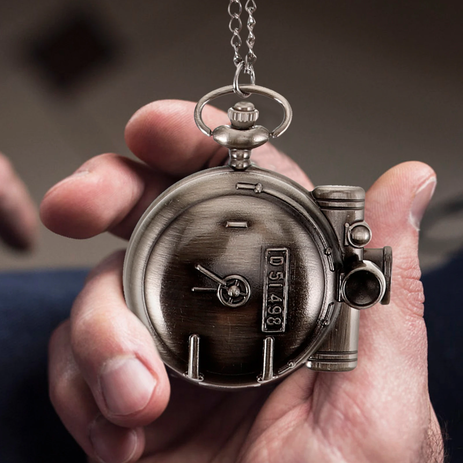 Retro Pocket Watch Decorative Alloy Pendant Metal Vintage Fob Watch for Men Women Mechanical Movement Train Pattern
Retro Pocket Watch Decorative Alloy Pendant Metal Vintage Fob Watch for Men Women Mechanical Movement Train Pattern