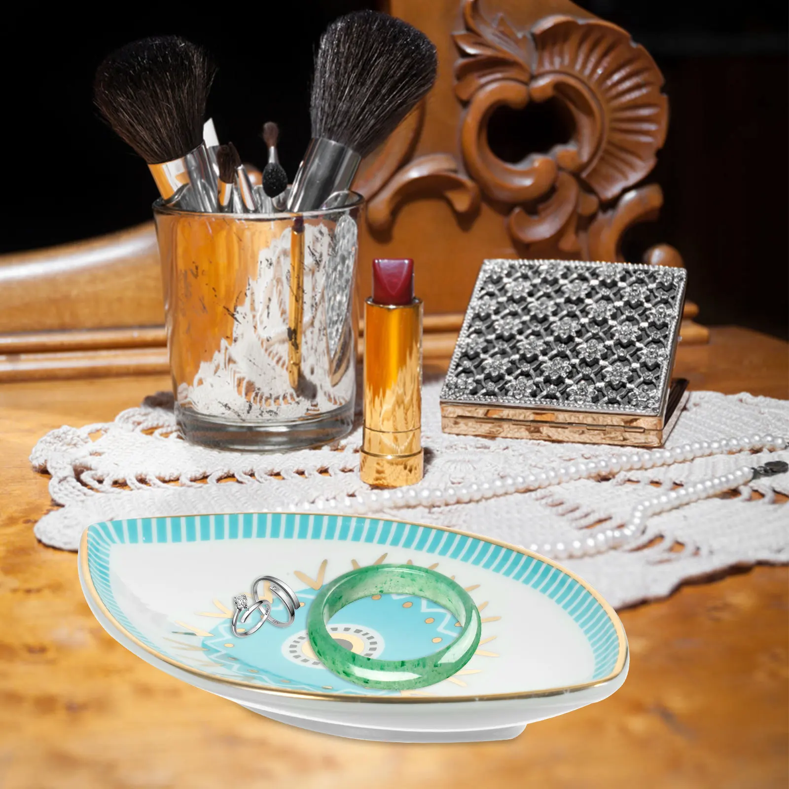 Chic Ceramic Evil Eye Jewelry Display Tray Dish Organizer for Rings Earrings Bracelets Cosmetics Keys Home Decor
Chic Ceramic Evil Eye Jewelry Display Tray Dish Organizer for Rings Earrings Bracelets Cosmetics Keys Home Decor